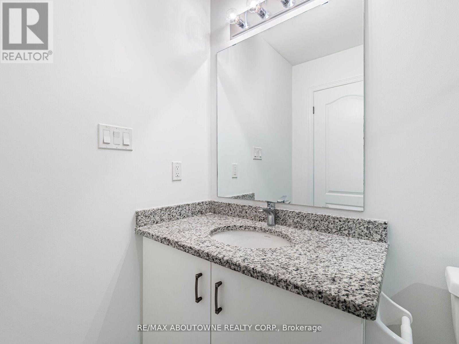 Photo 33 of 62 Skinner Drive, Guelph ON