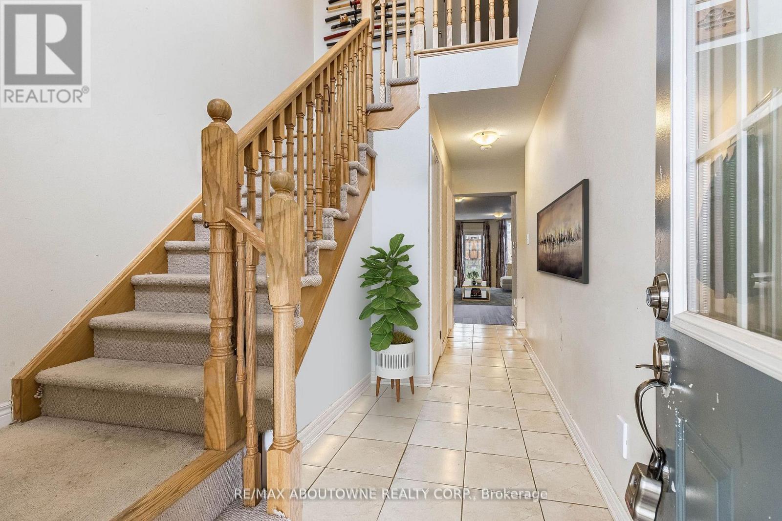 Photo 6 of 62 Skinner Drive, Guelph ON