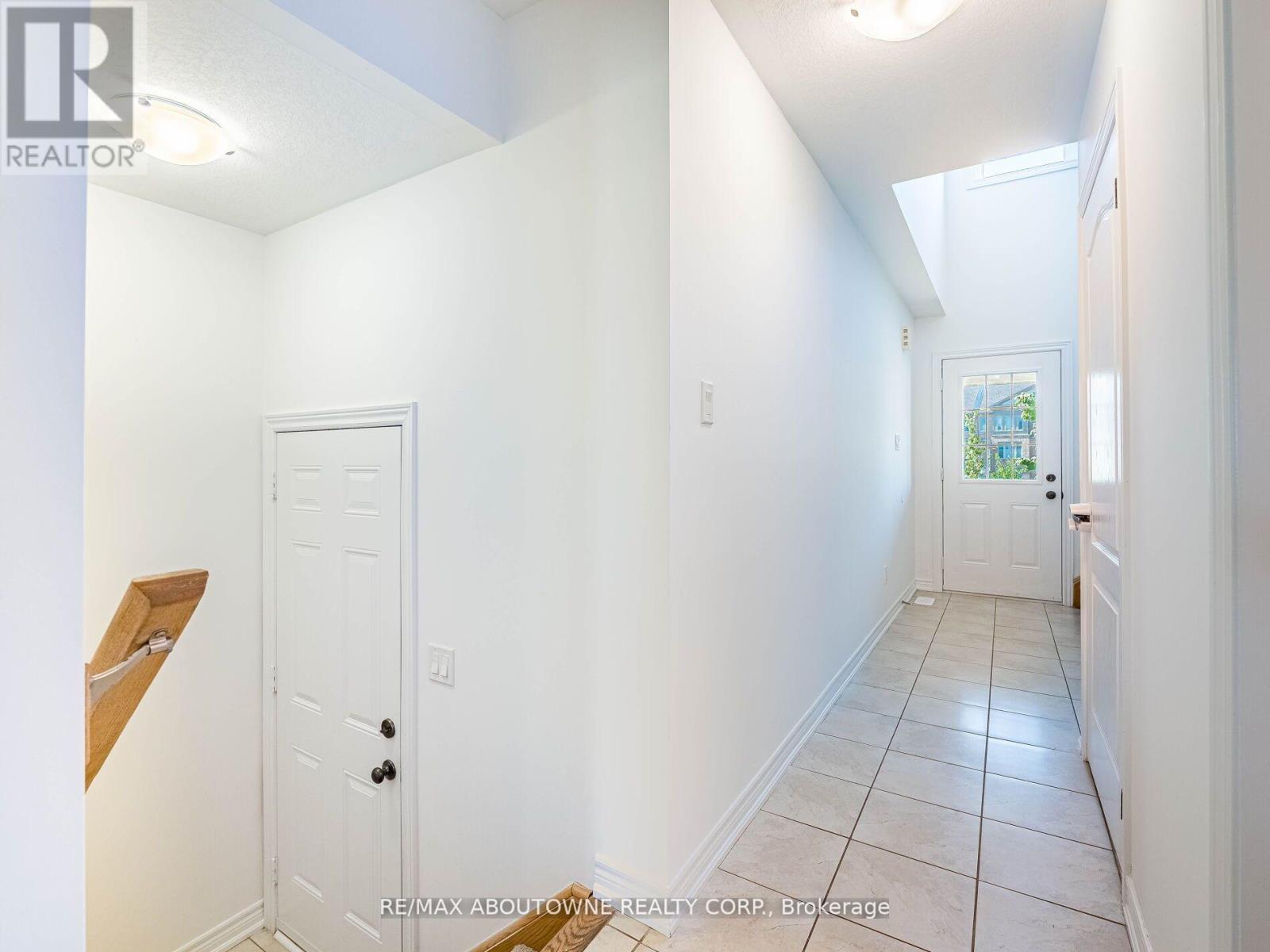 Photo 9 of 62 Skinner Drive, Guelph ON