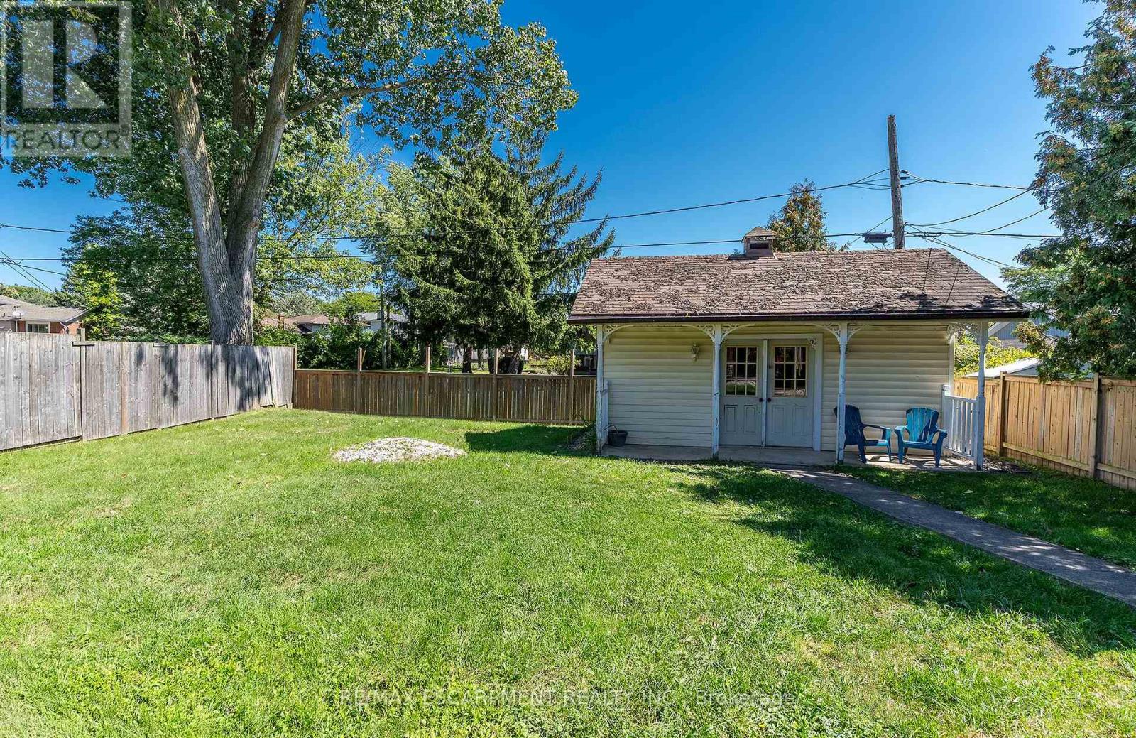 Photo 18 of 426 Clare Avenue, Welland ON