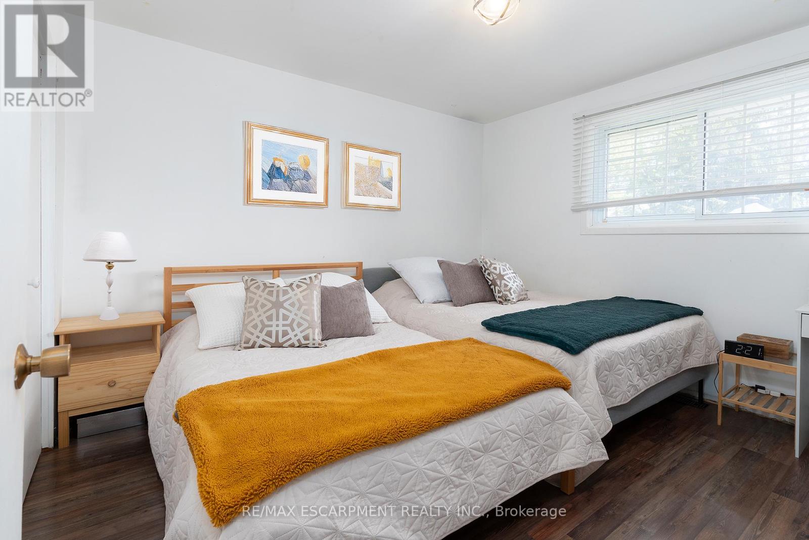 Photo 8 of 426 Clare Avenue, Welland ON