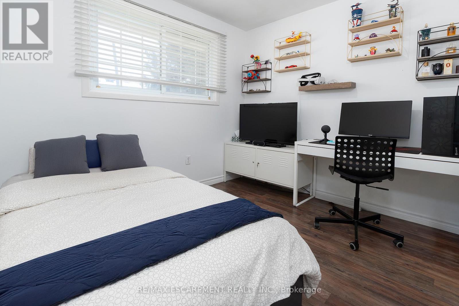 Photo 9 of 426 Clare Avenue, Welland ON