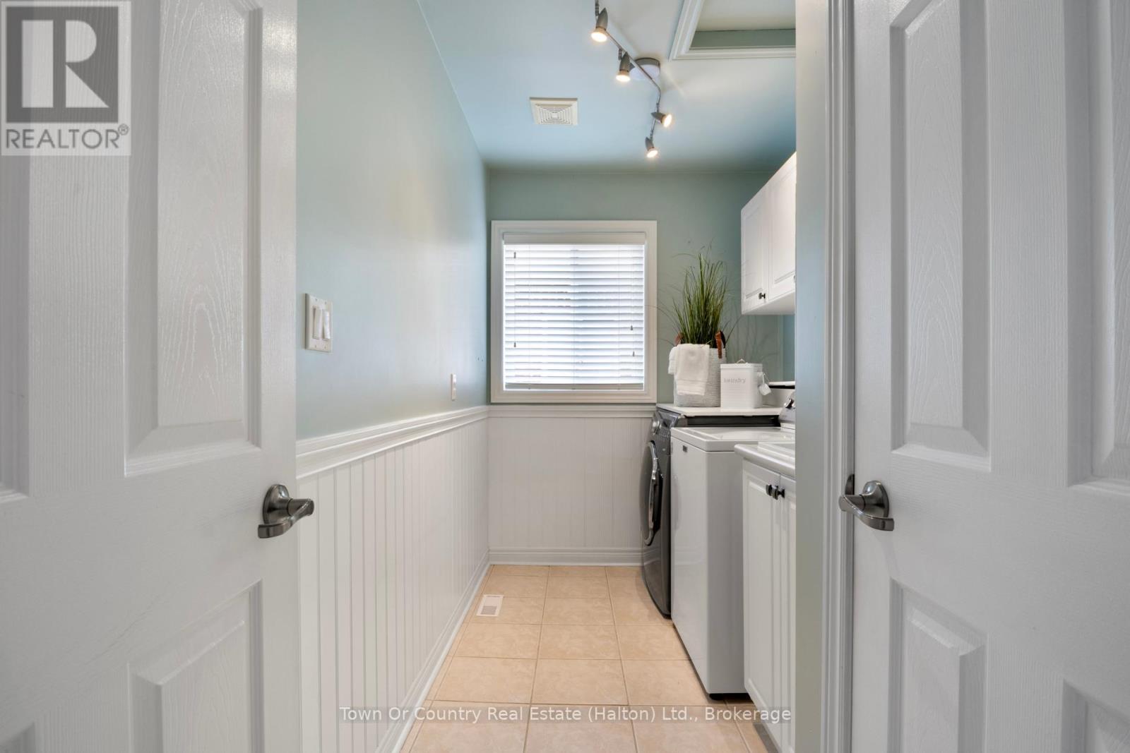 Photo 10 of 258 Malick Street, Milton ON