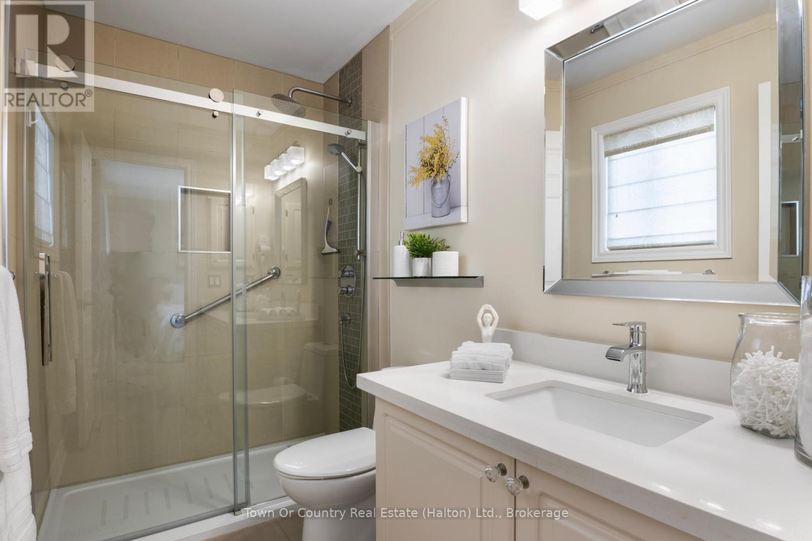 Photo 16 of 258 Malick Street, Milton ON