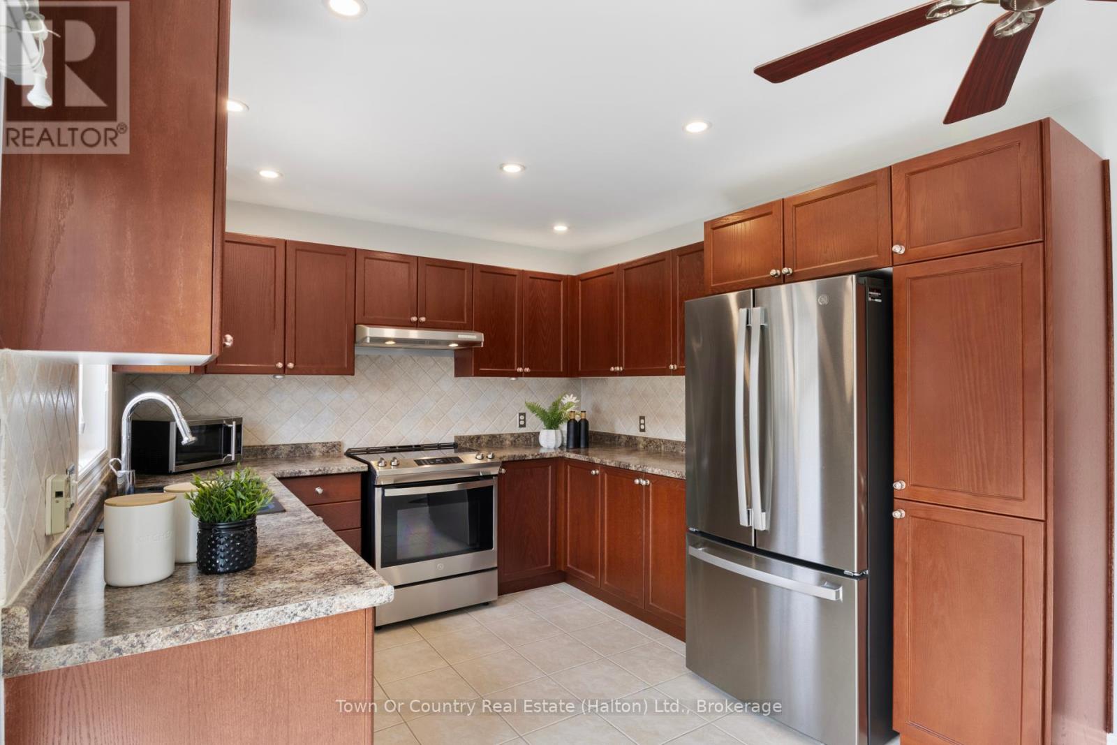 Photo 28 of 258 Malick Street, Milton ON