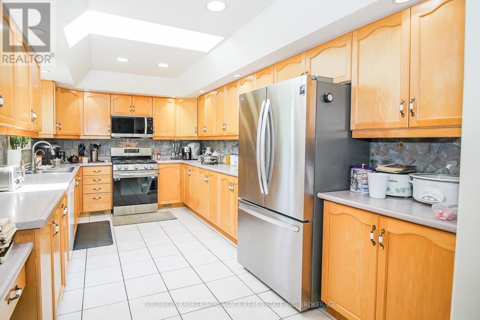Photo 17 of 40 Gretel Drive, Welland ON