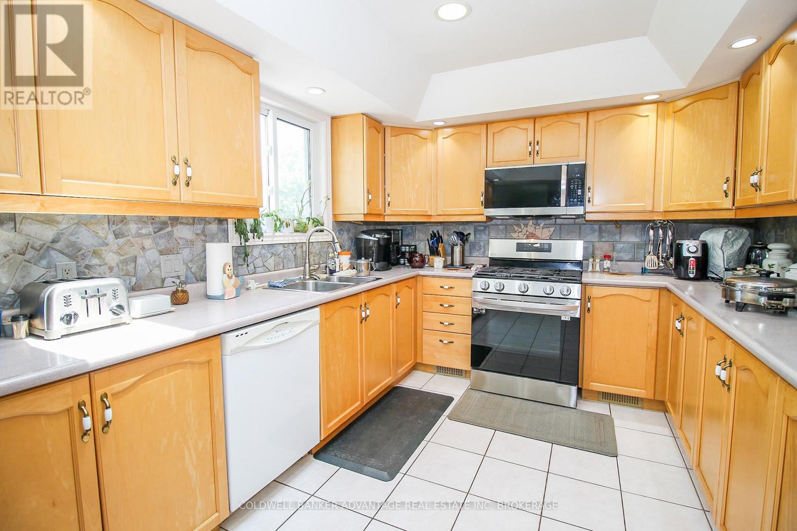 Photo 18 of 40 Gretel Drive, Welland ON