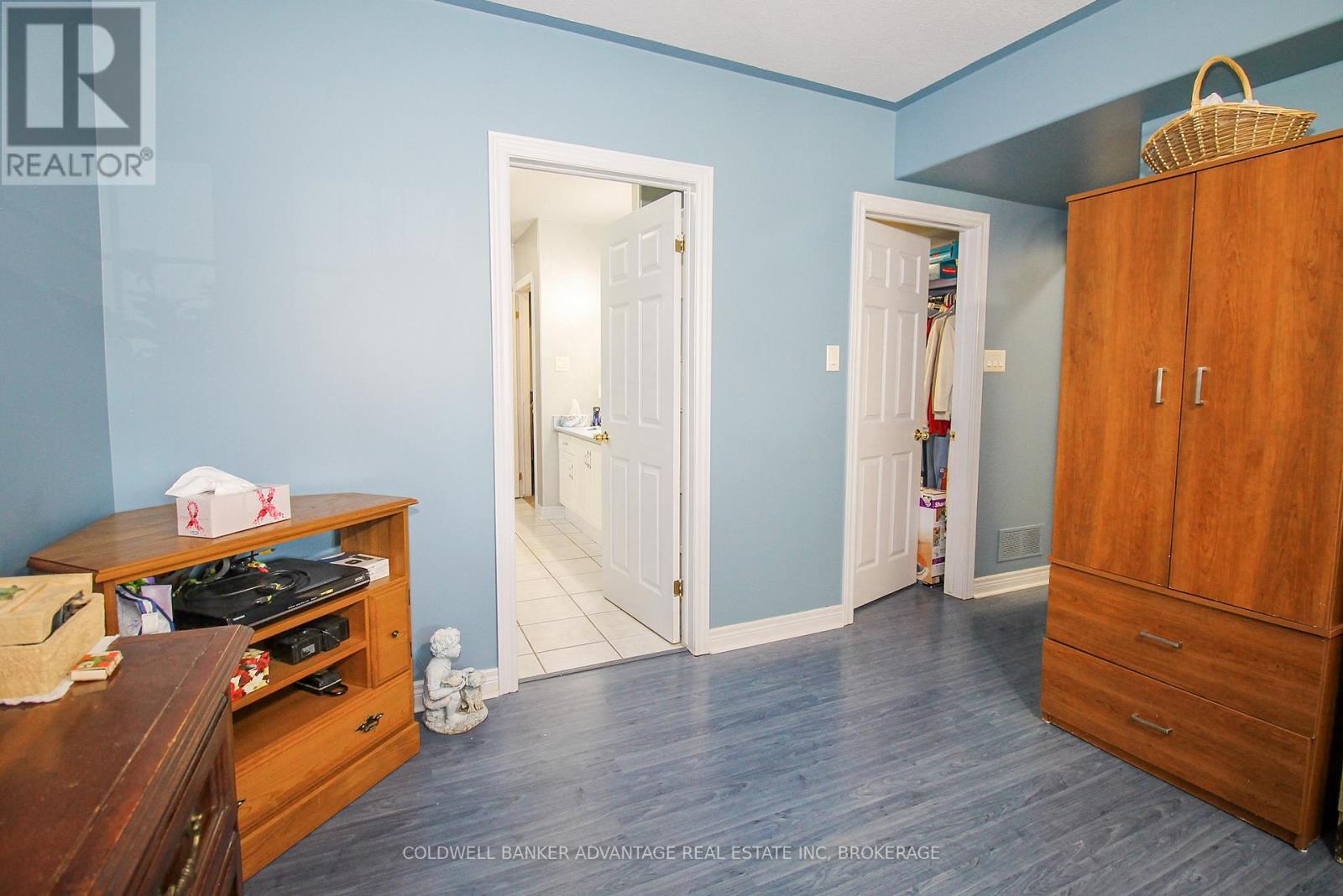 Photo 24 of 40 Gretel Drive, Welland ON