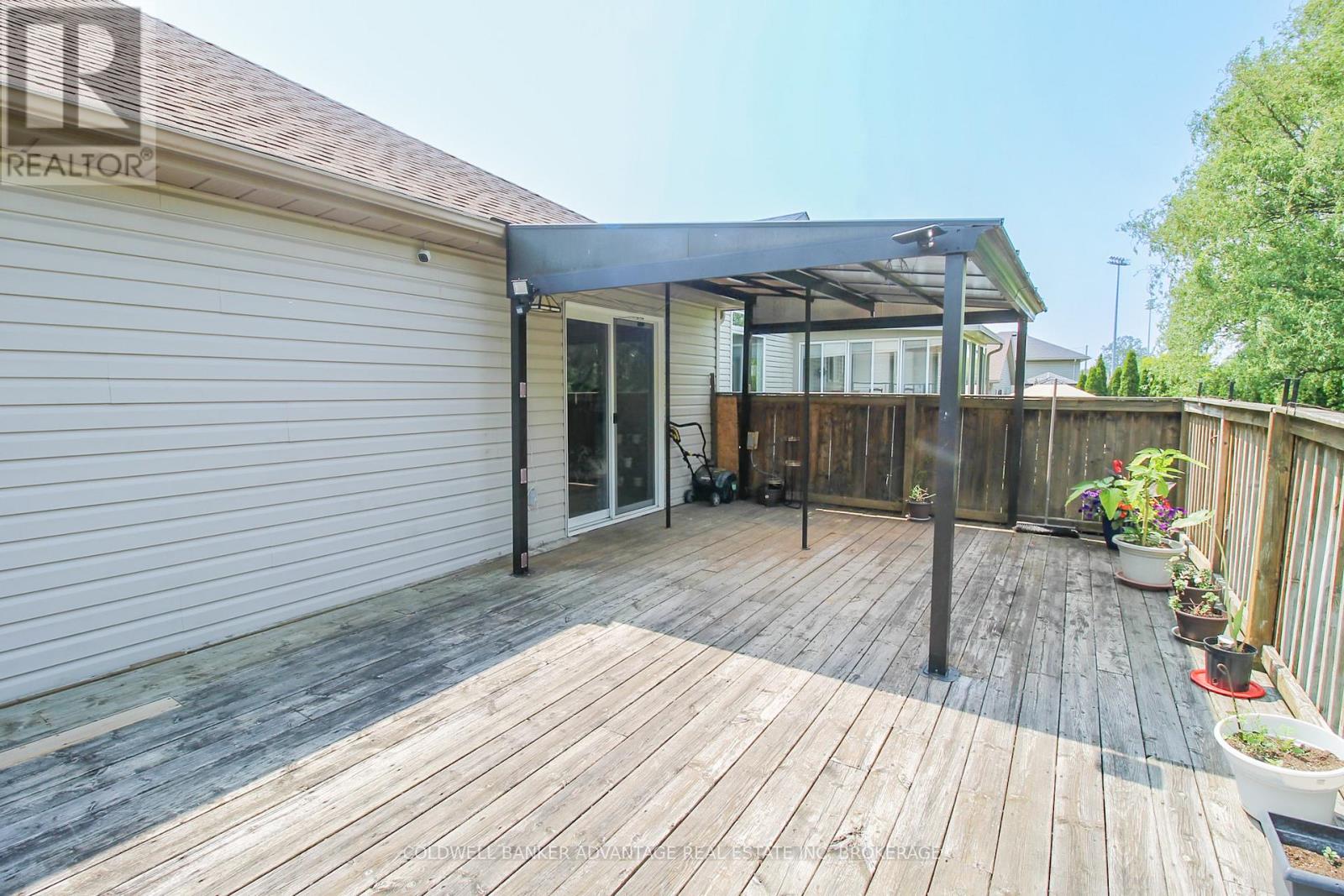 Photo 36 of 40 Gretel Drive, Welland ON