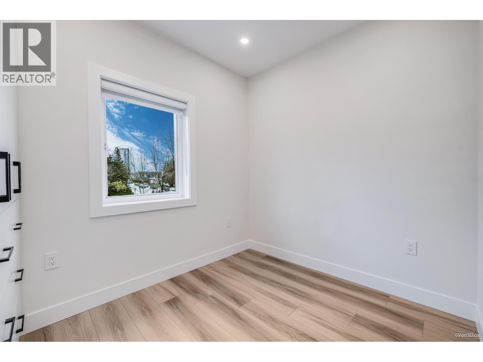 Photo 12 of 4318 Nanaimo Street, Vancouver BC