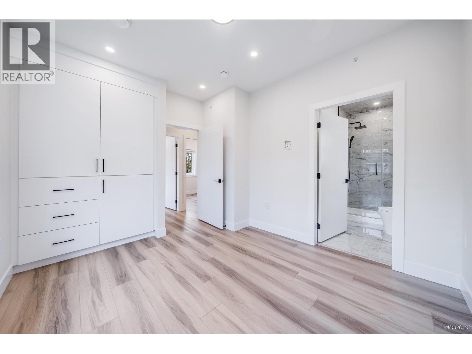 Photo 19 of 4318 Nanaimo Street, Vancouver BC