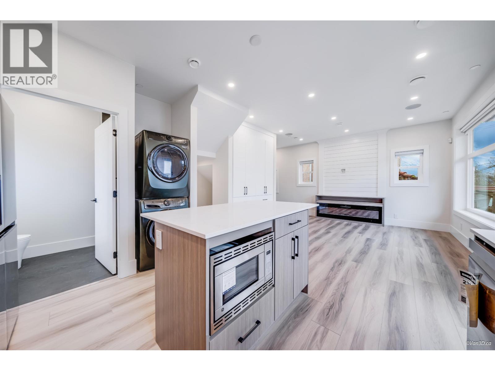 Photo 9 of 4318 Nanaimo Street, Vancouver BC