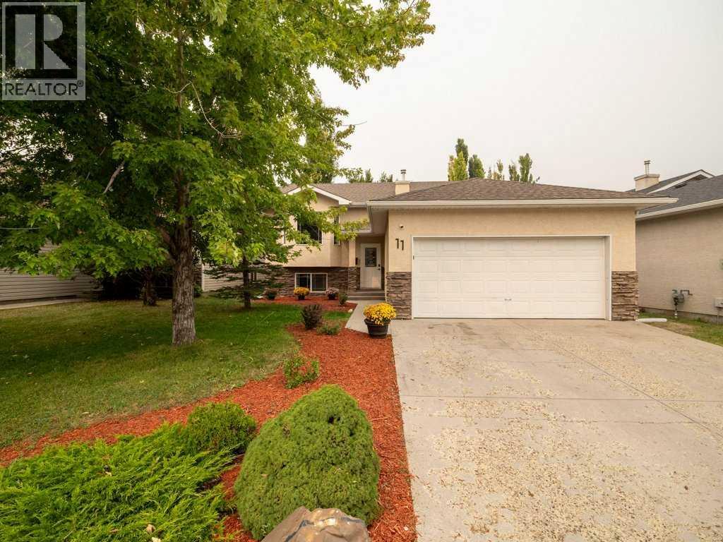 Photo 1 of 11 Rivercrest Court W, Lethbridge AB