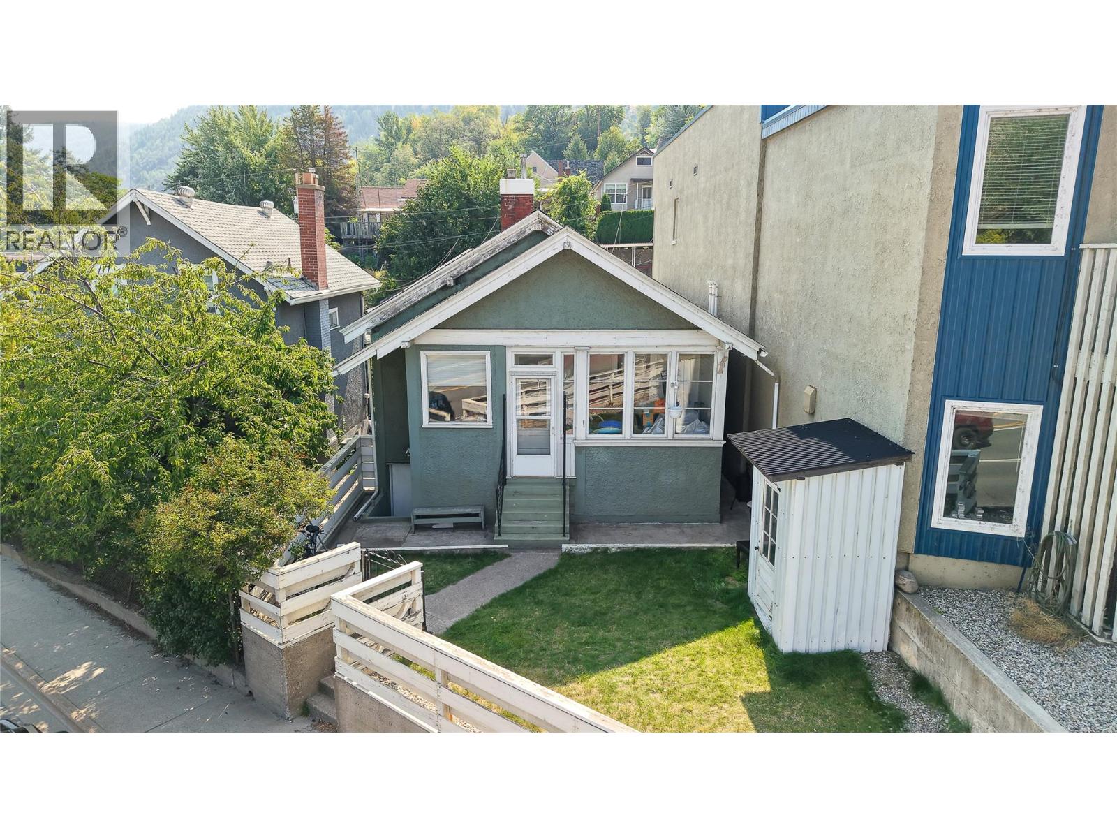 635 VICTORIA Street, Trail