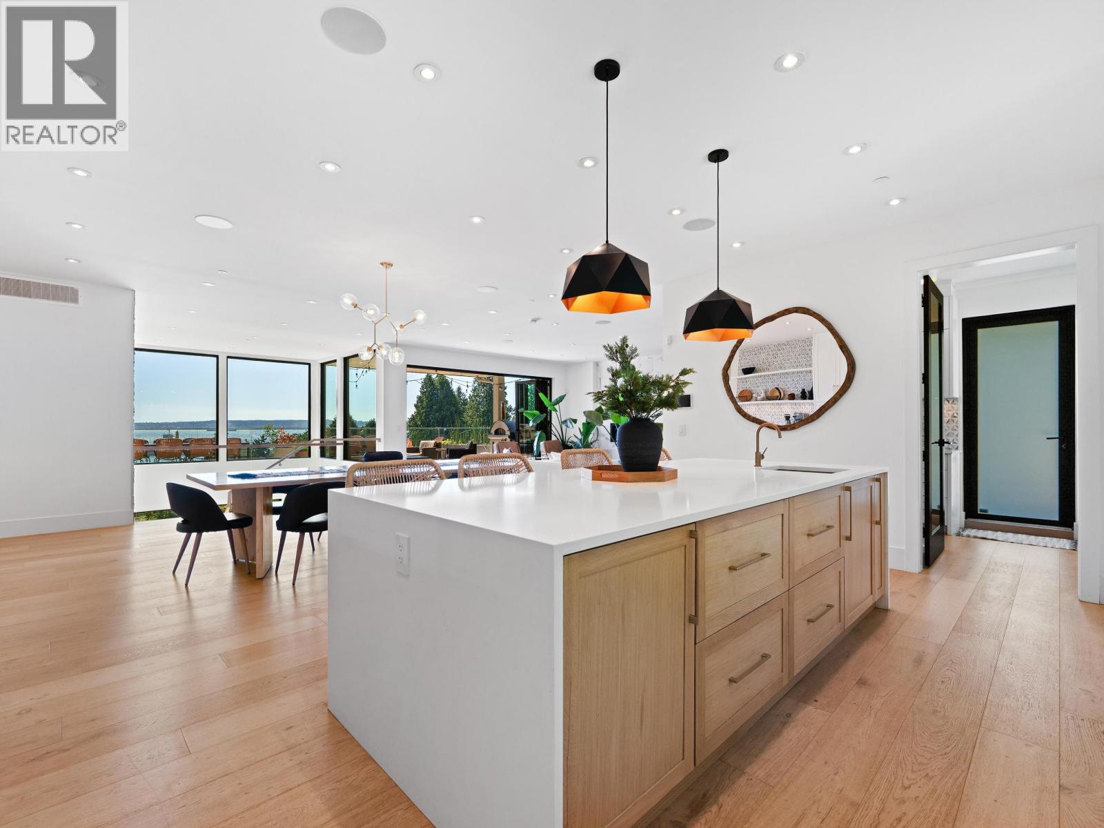 4701 PICCADILLY SOUTH ROAD, West Vancouver