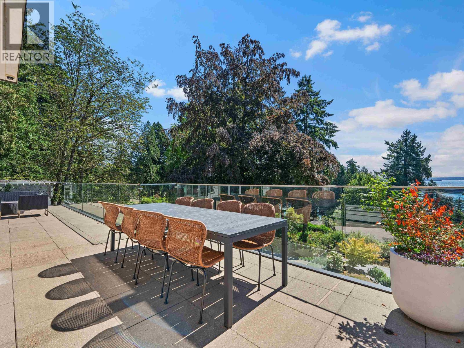 4701 PICCADILLY SOUTH ROAD, West Vancouver