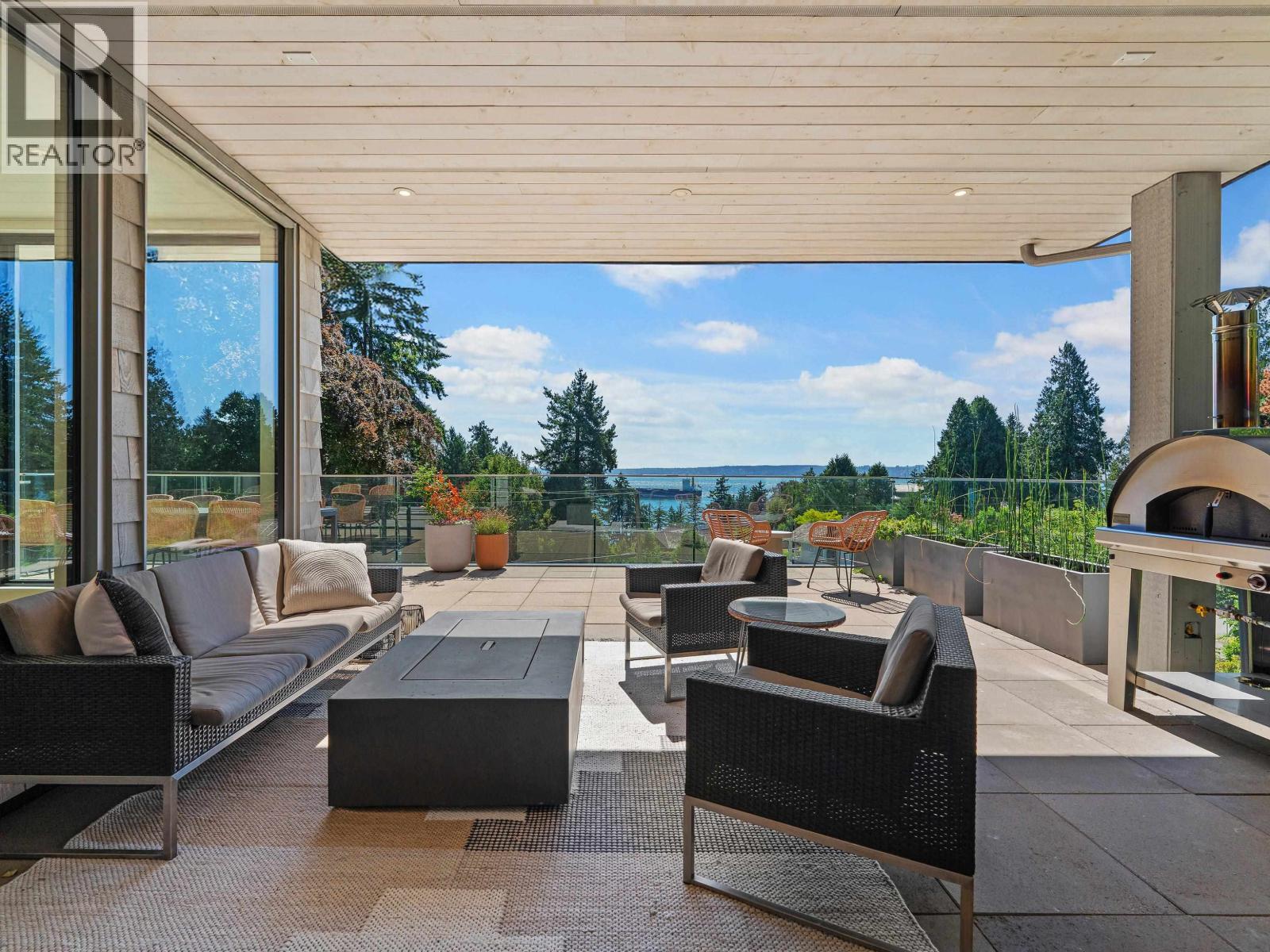 4701 PICCADILLY SOUTH ROAD, West Vancouver
