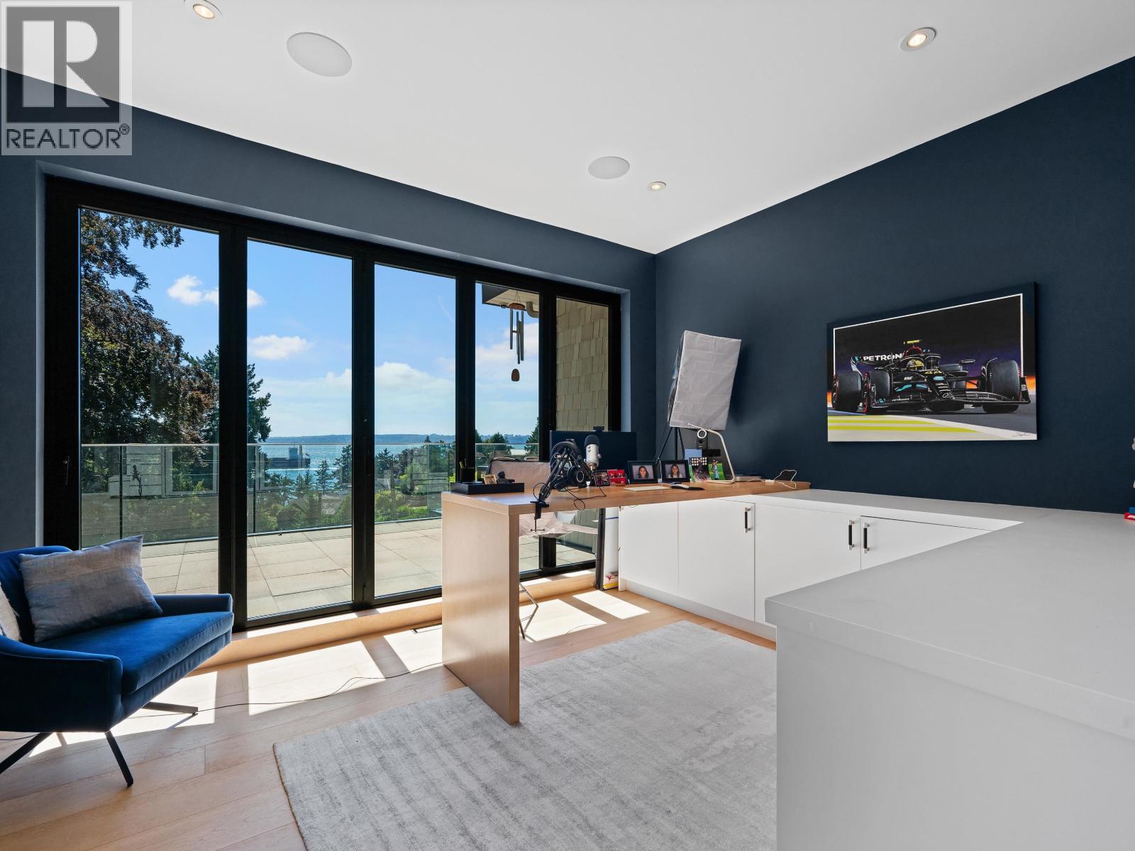 4701 PICCADILLY SOUTH ROAD, West Vancouver