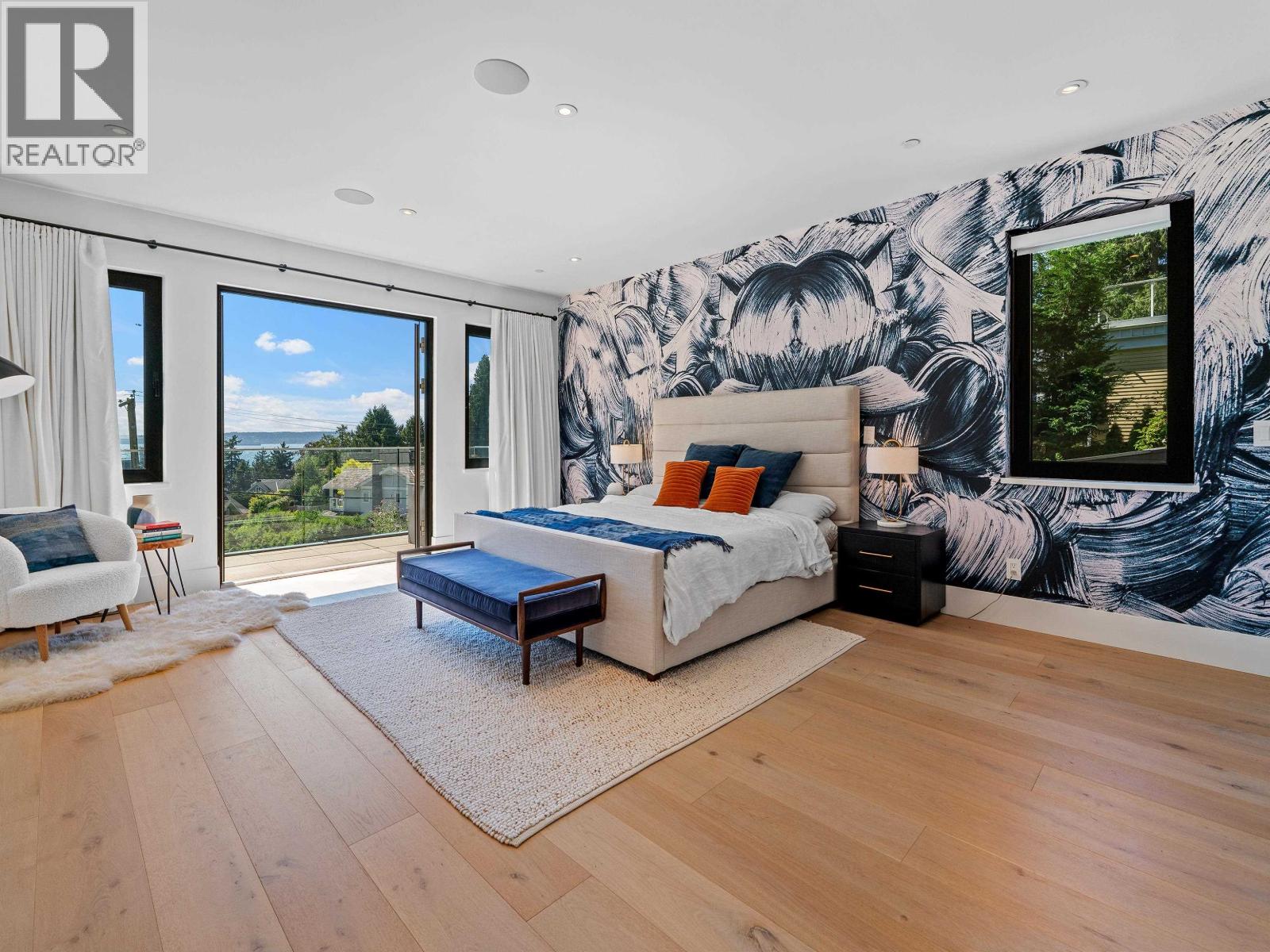 4701 PICCADILLY SOUTH ROAD, West Vancouver