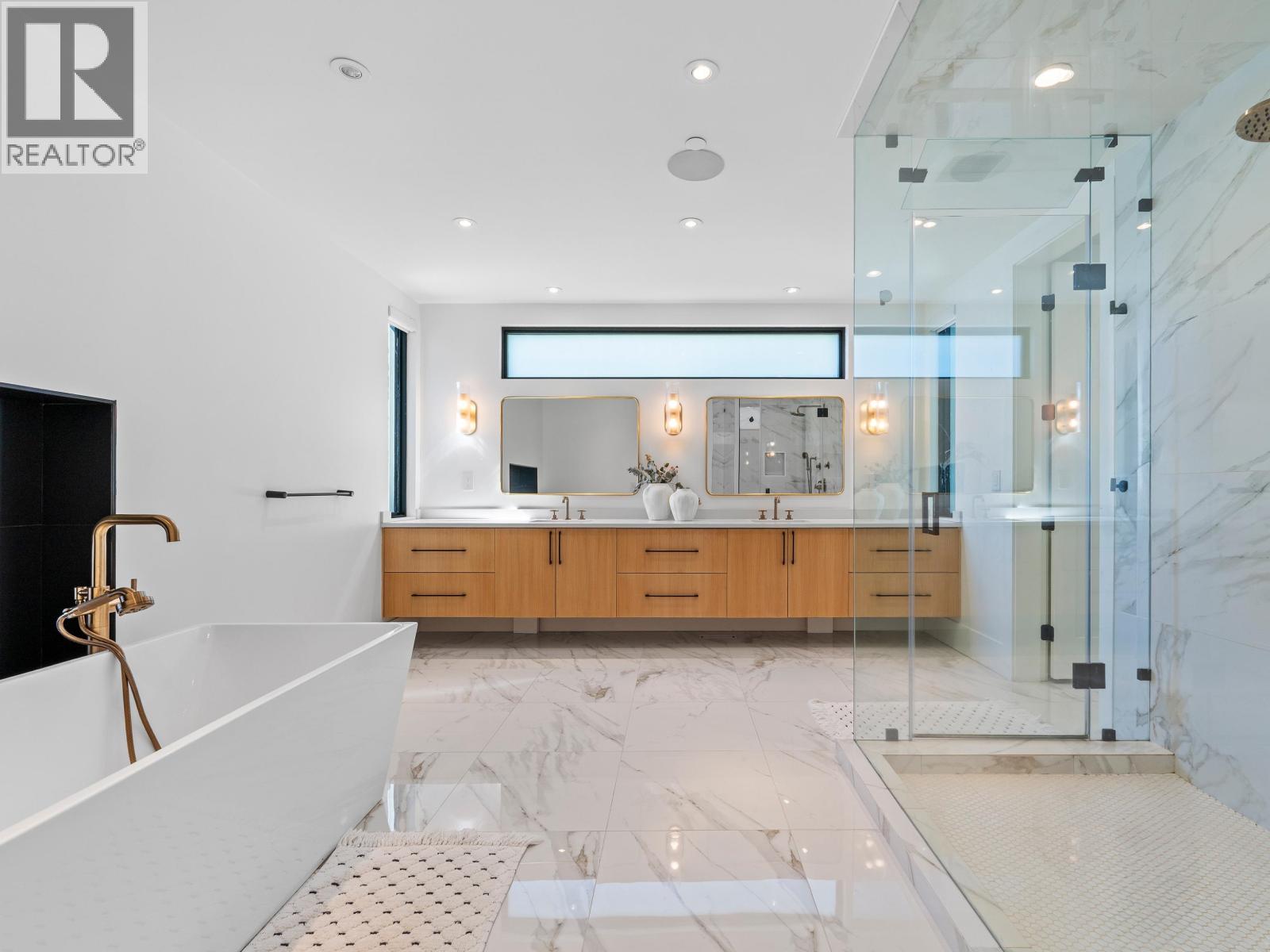 4701 PICCADILLY SOUTH ROAD, West Vancouver