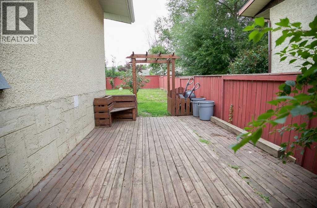 12 Eagle Road, Lacombe