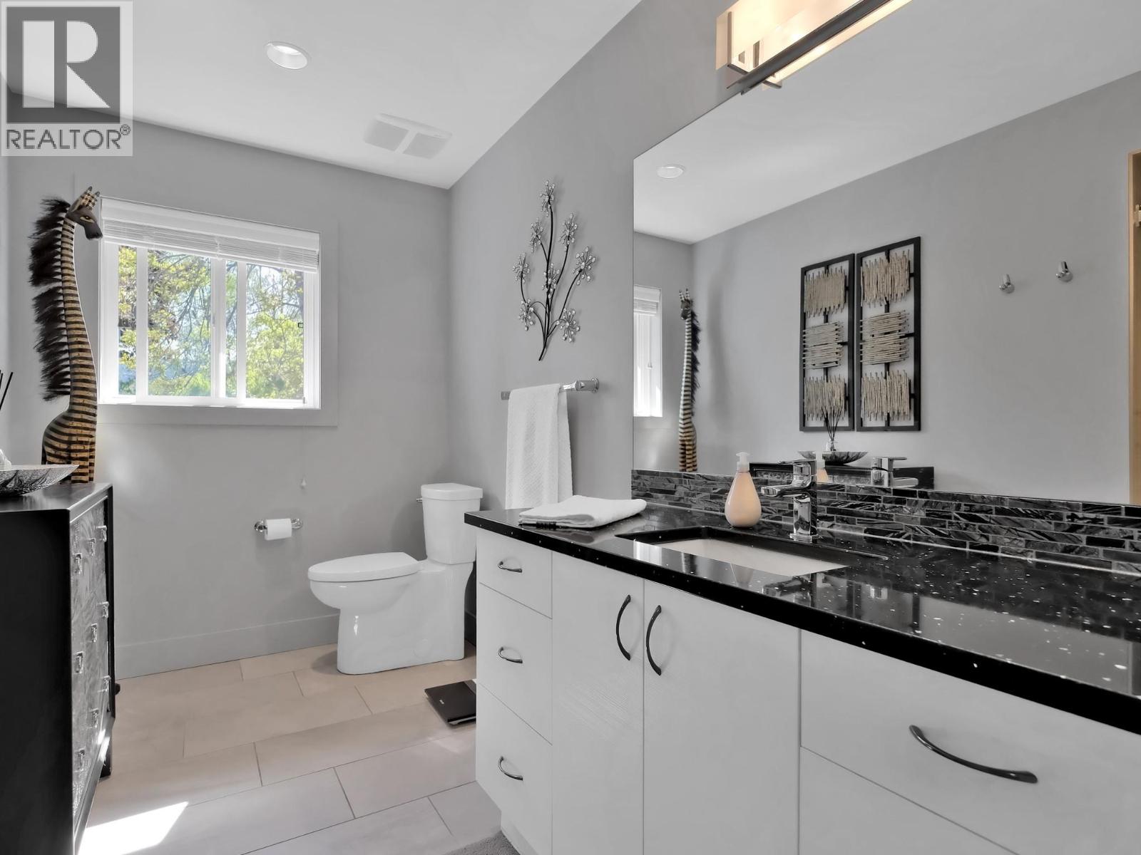 6090 Somerset Avenue, Peachland