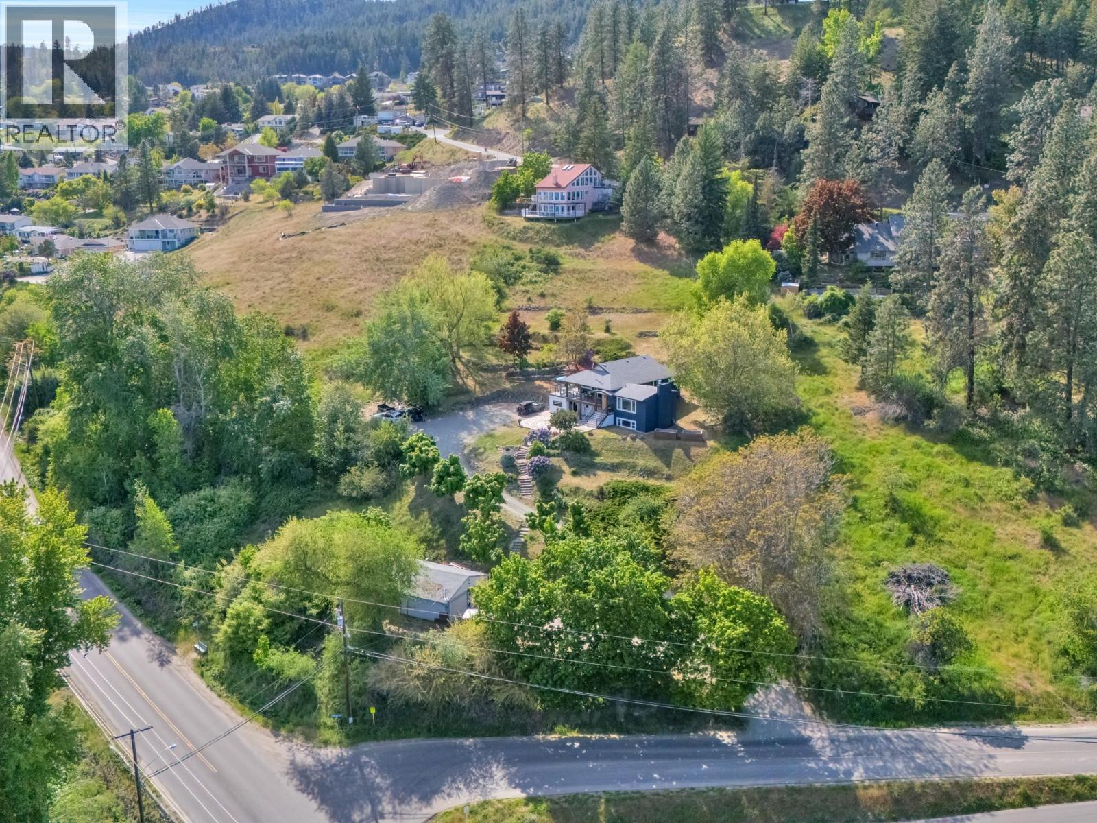 6090 Somerset Avenue, Peachland