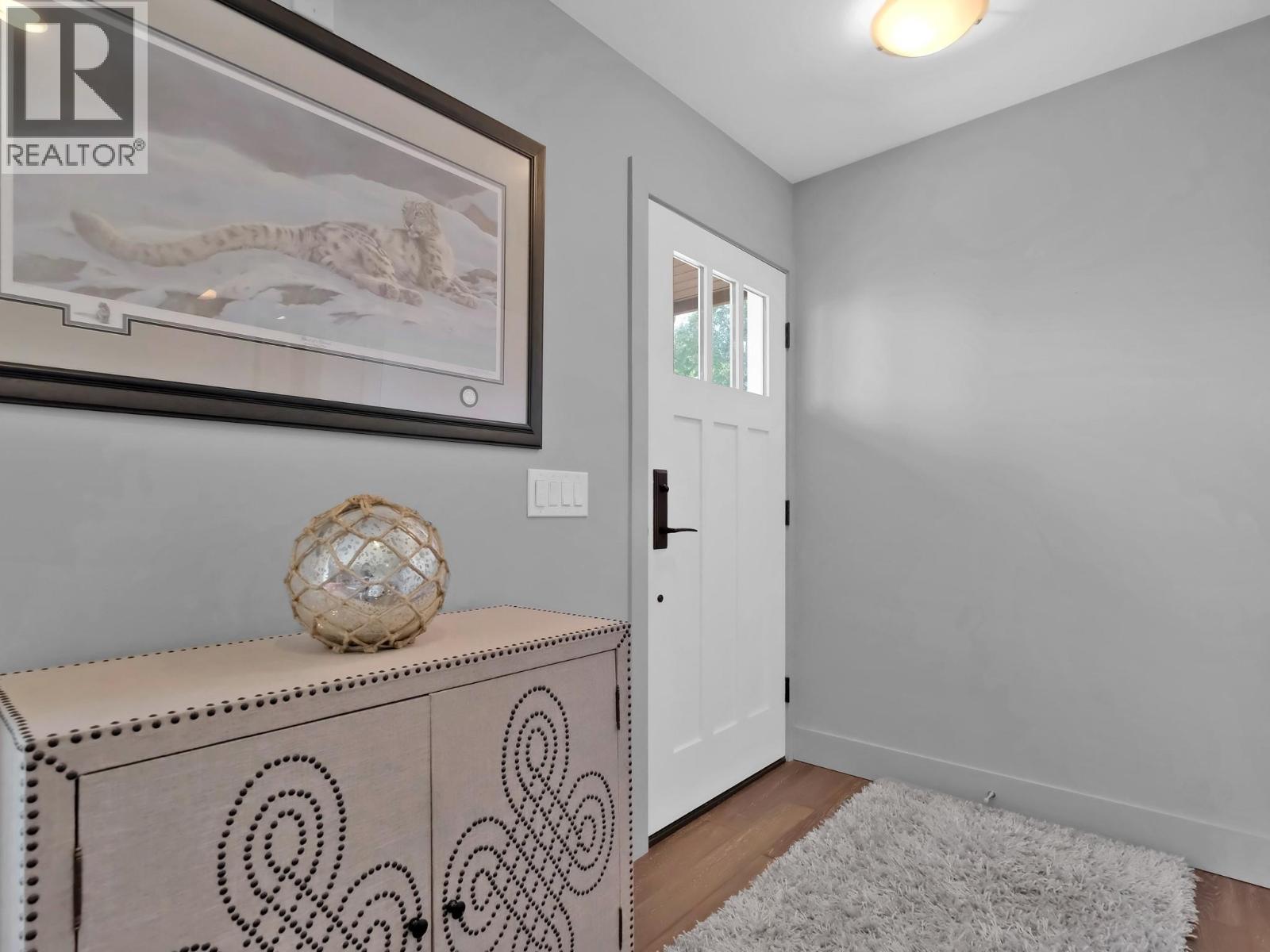 6090 Somerset Avenue, Peachland
