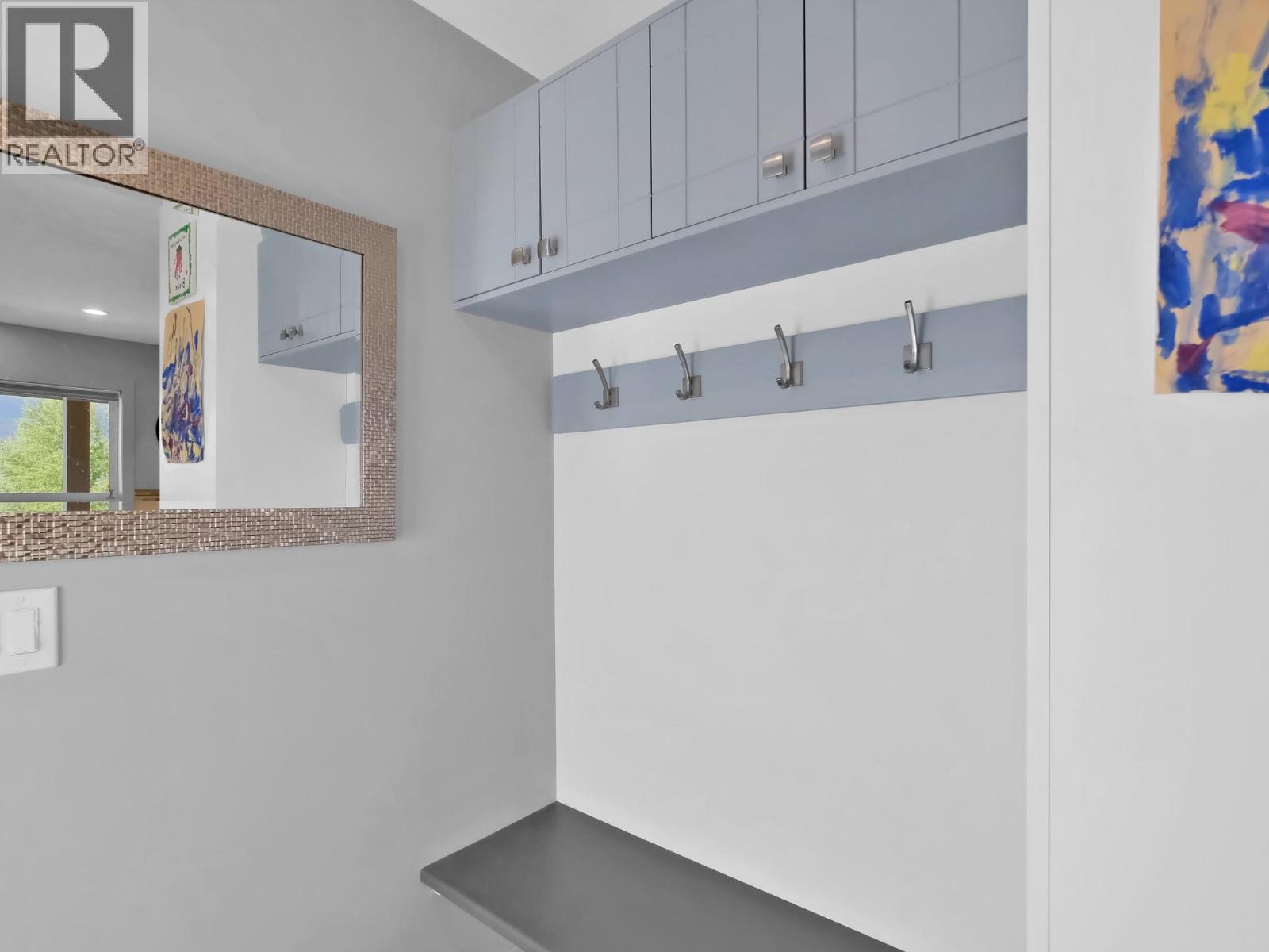 6090 Somerset Avenue, Peachland