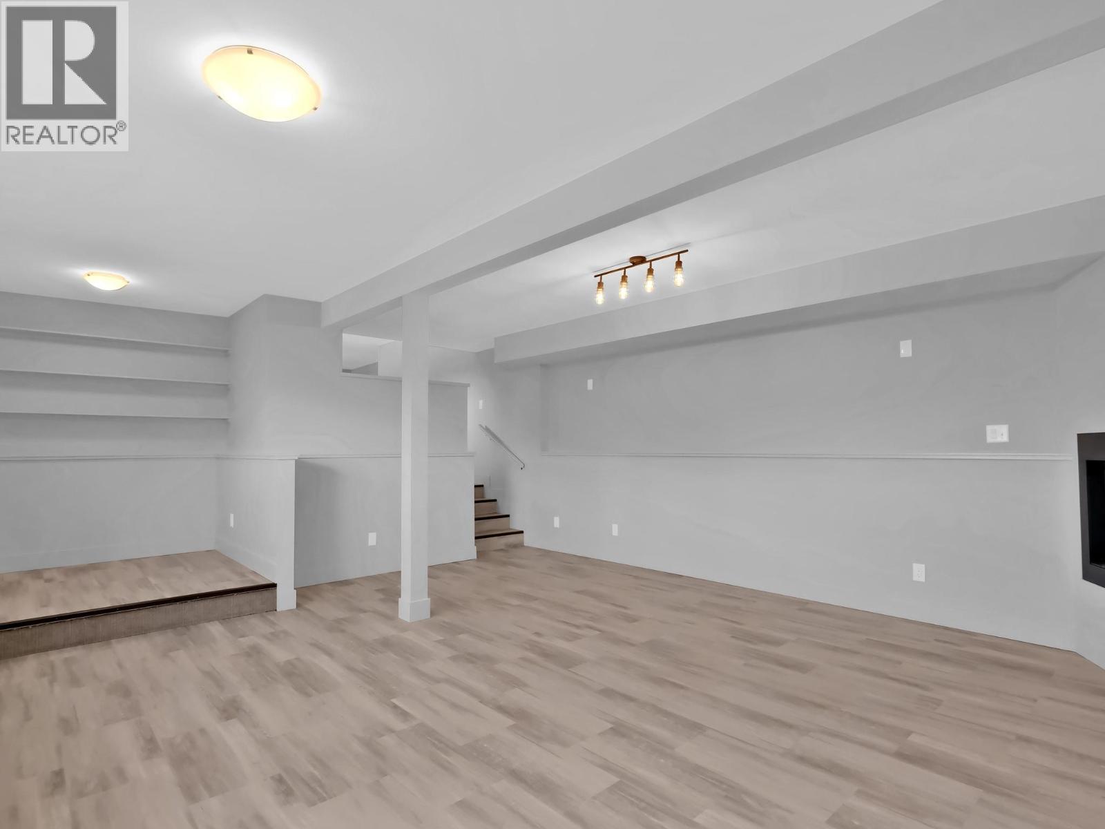 6090 Somerset Avenue, Peachland