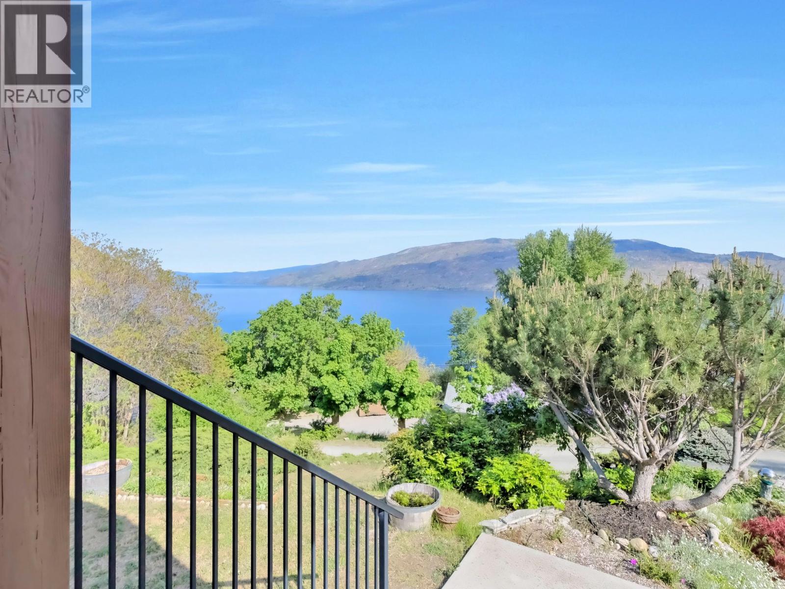 6090 Somerset Avenue, Peachland