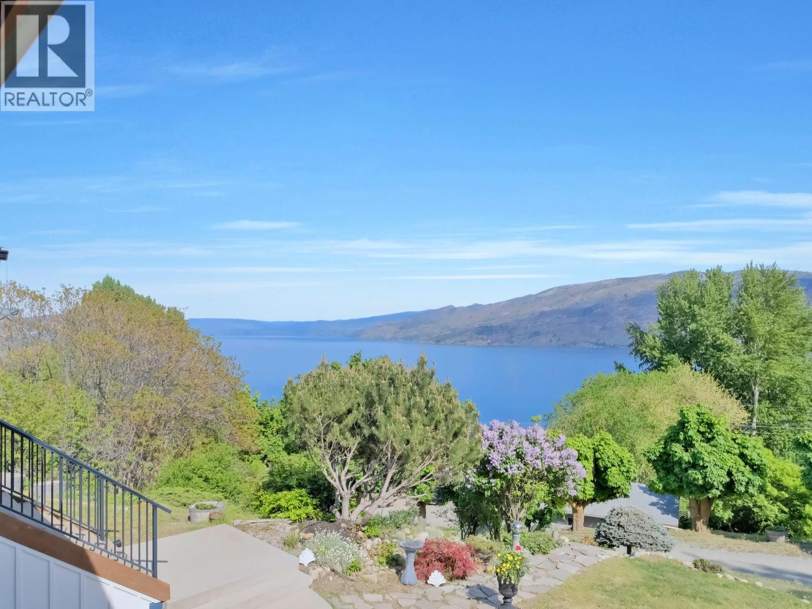 6090 Somerset Avenue, Peachland
