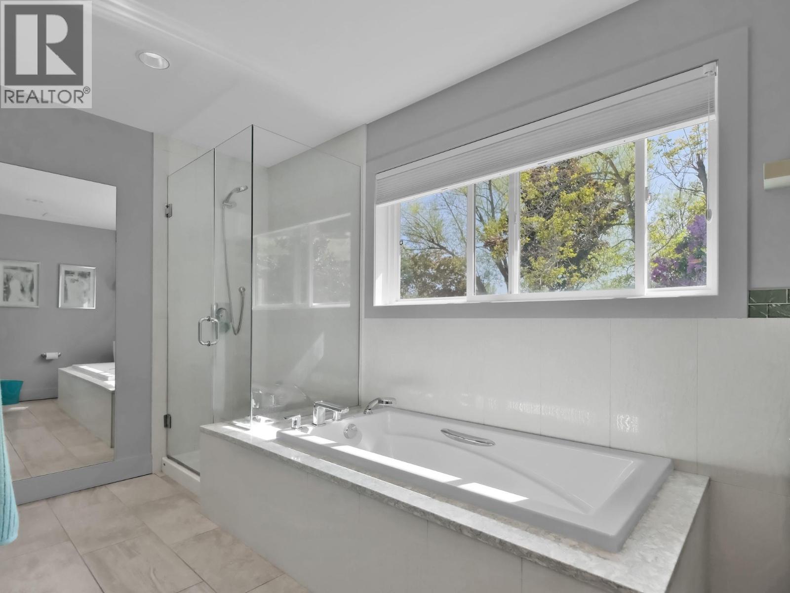 6090 Somerset Avenue, Peachland