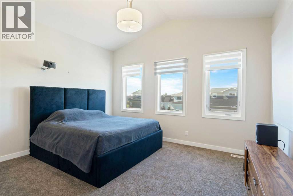 Photo 12 of 818 Hampshire Crescent Ne, High River AB