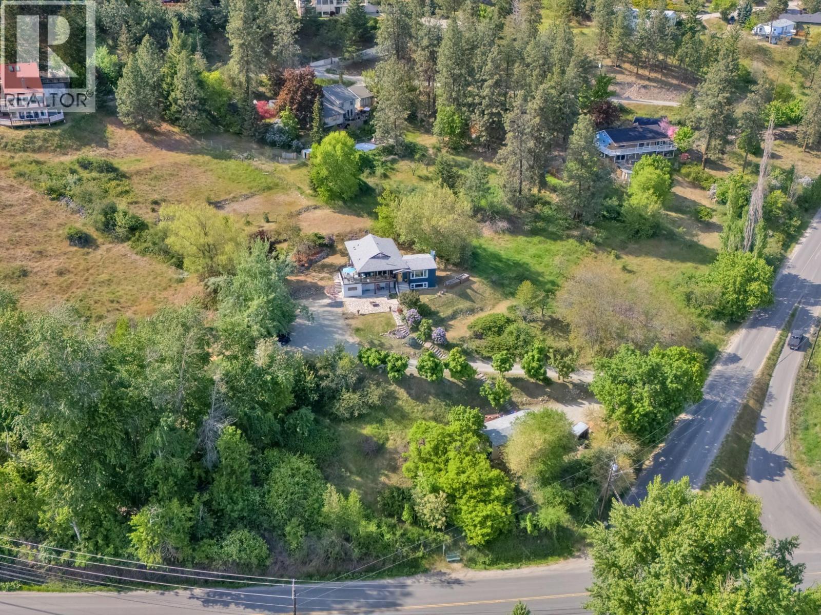 6090 Somerset Avenue, Peachland