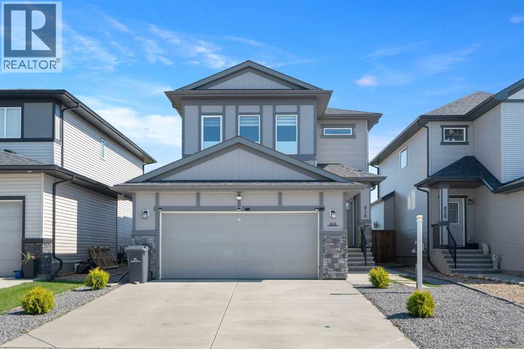 Photo 1 of 818 Hampshire Crescent Ne, High River AB