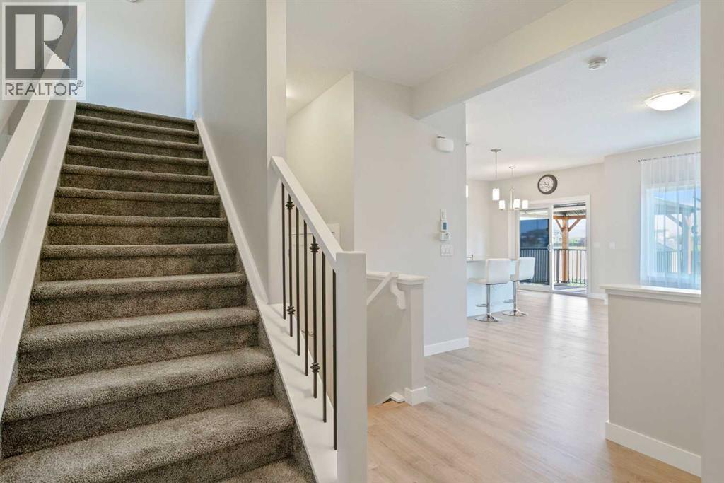 Photo 5 of 818 Hampshire Crescent Ne, High River AB