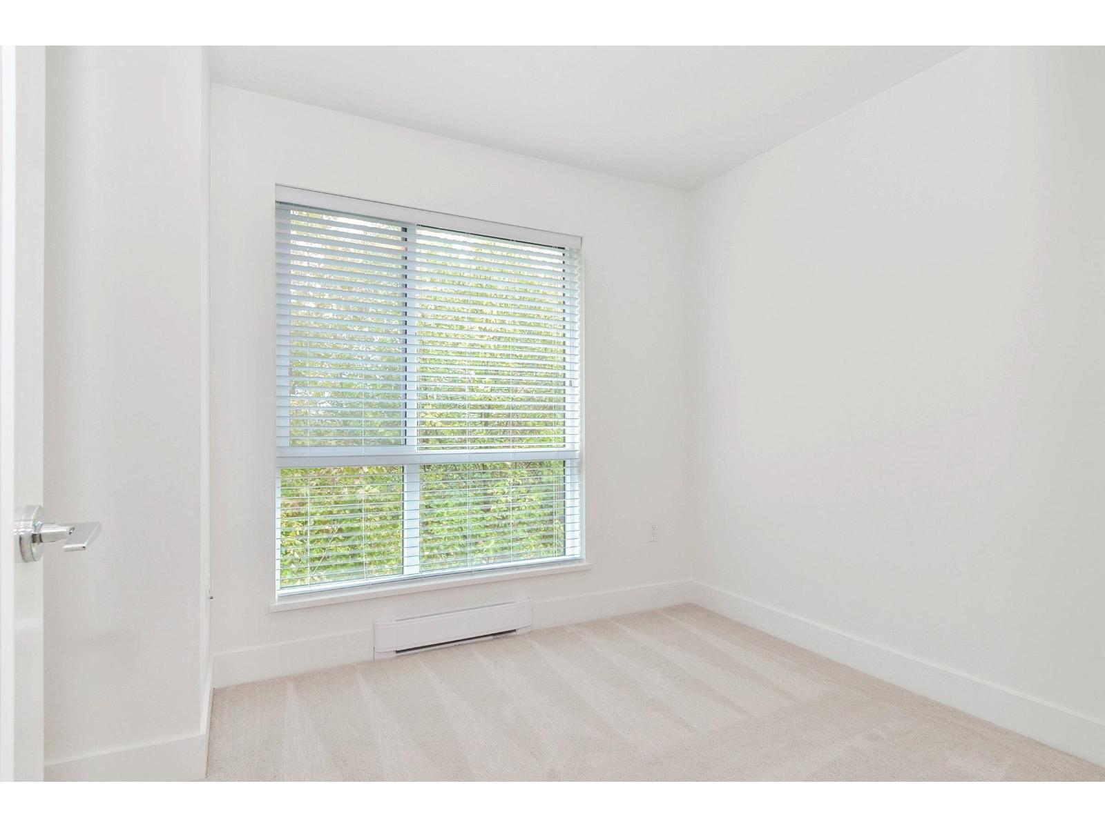 Photo 12 of 28 15775 Mountain View Drive, Surrey BC