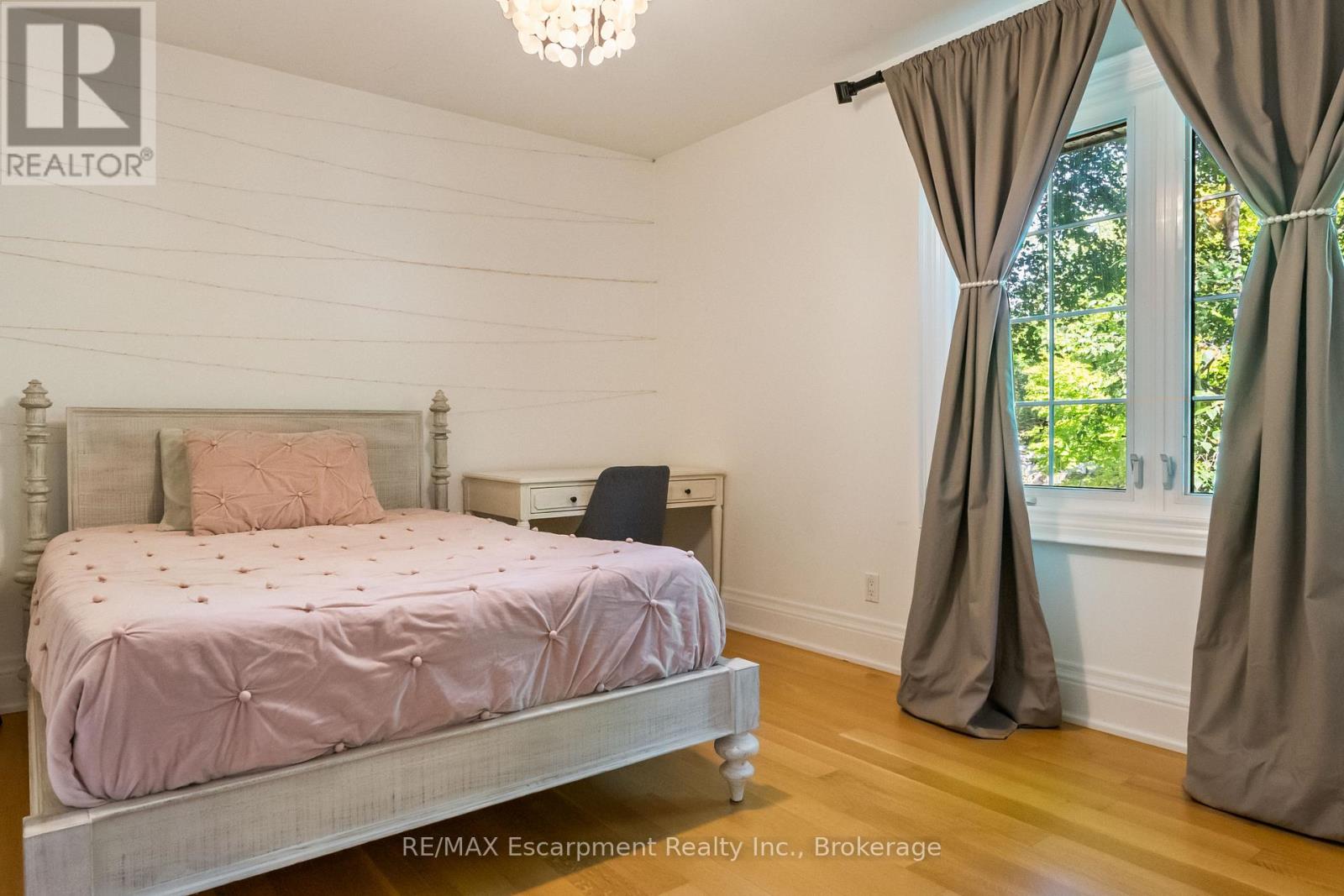 Photo 22 of 138 Cavendish Court, Oakville ON