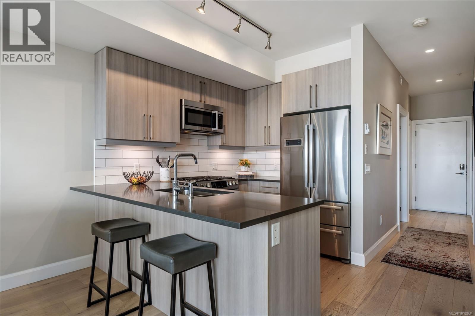 Photo 10 of 407 595 Pandora Ave, Victoria BC