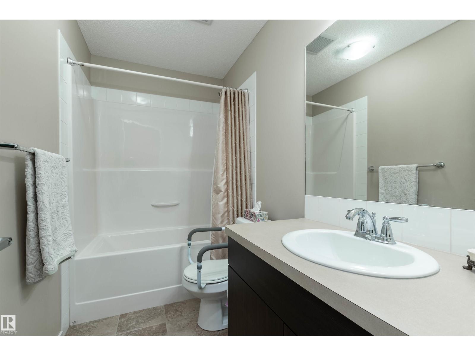 Photo 18 of 7526 Ellesmere Wy, Sherwood Park AB