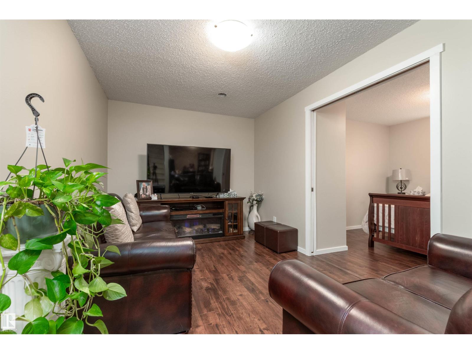 Photo 20 of 7526 Ellesmere Wy, Sherwood Park AB