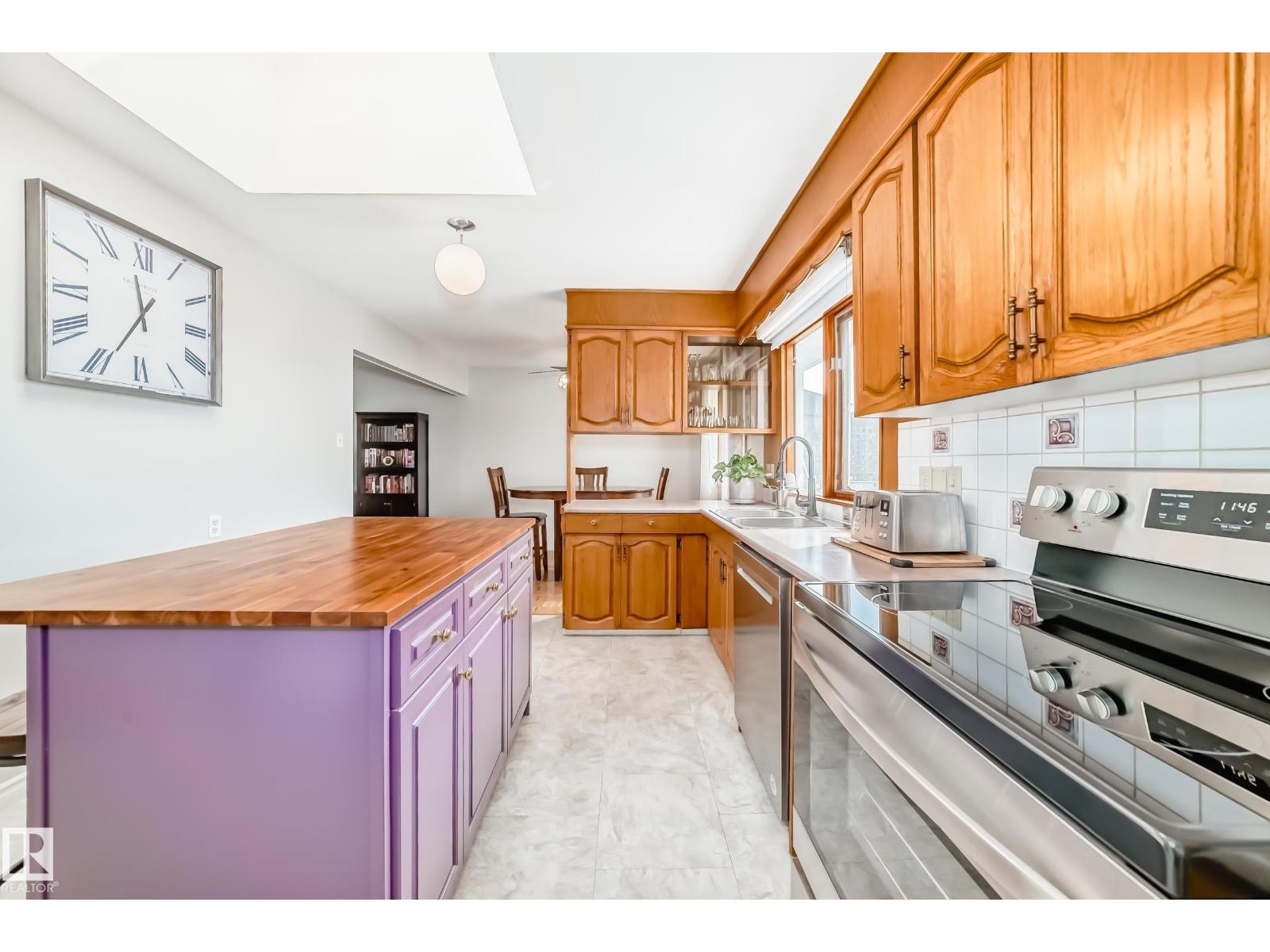 Photo 13 of 10511 135 B Av Nw, Edmonton AB