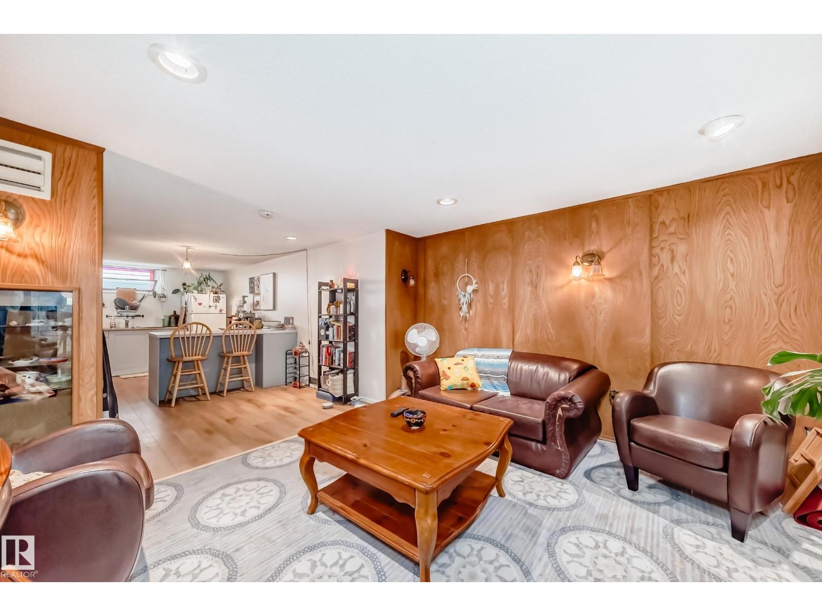 Photo 36 of 10511 135 B Av Nw, Edmonton AB