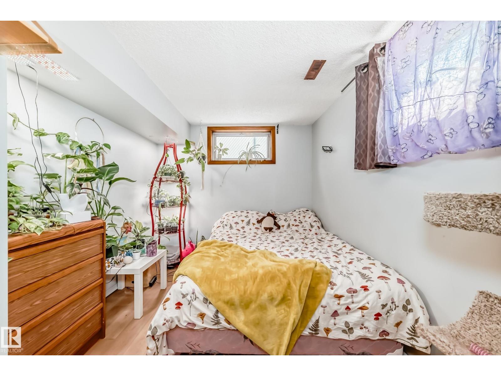 Photo 38 of 10511 135 B Av Nw, Edmonton AB