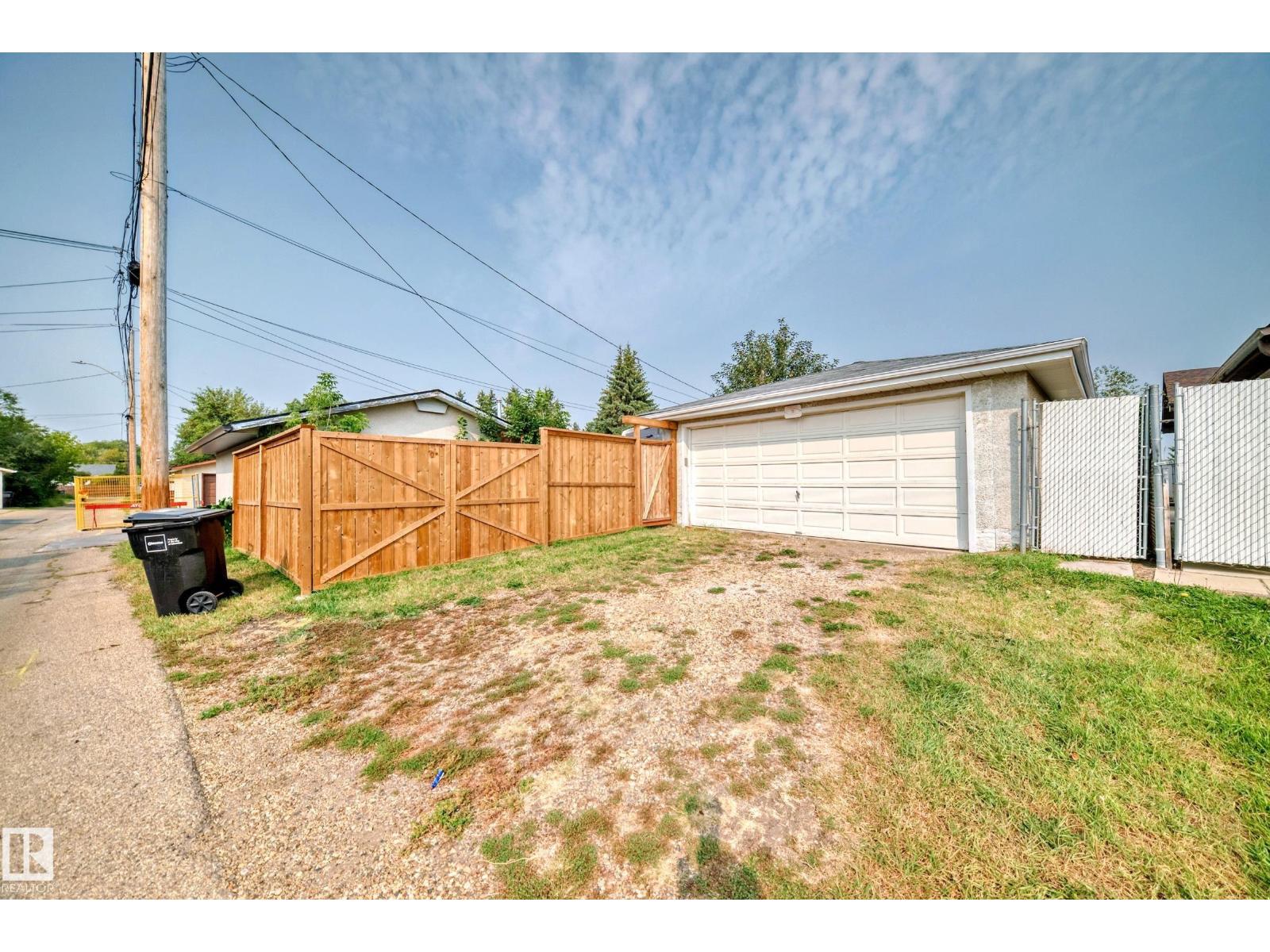 Photo 49 of 10511 135 B Av Nw, Edmonton AB