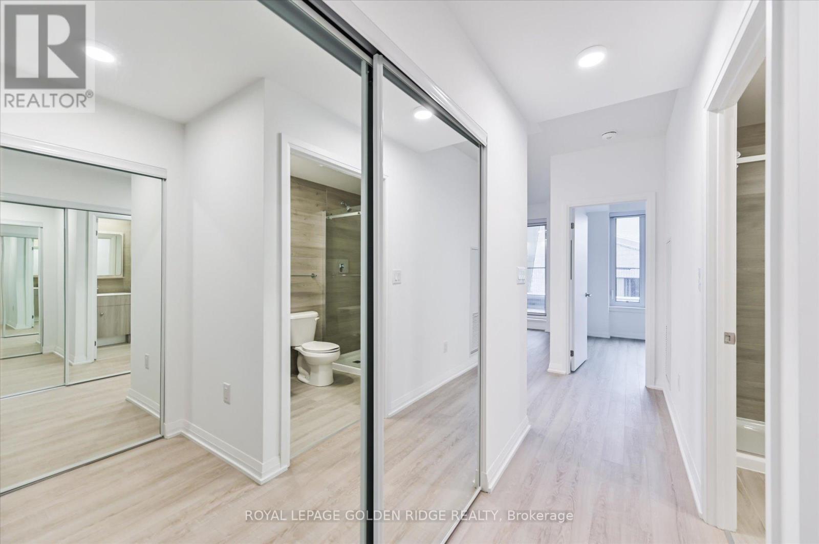 Photo 10 of 316 Rm 1 75 Canterbury Place, Toronto ON