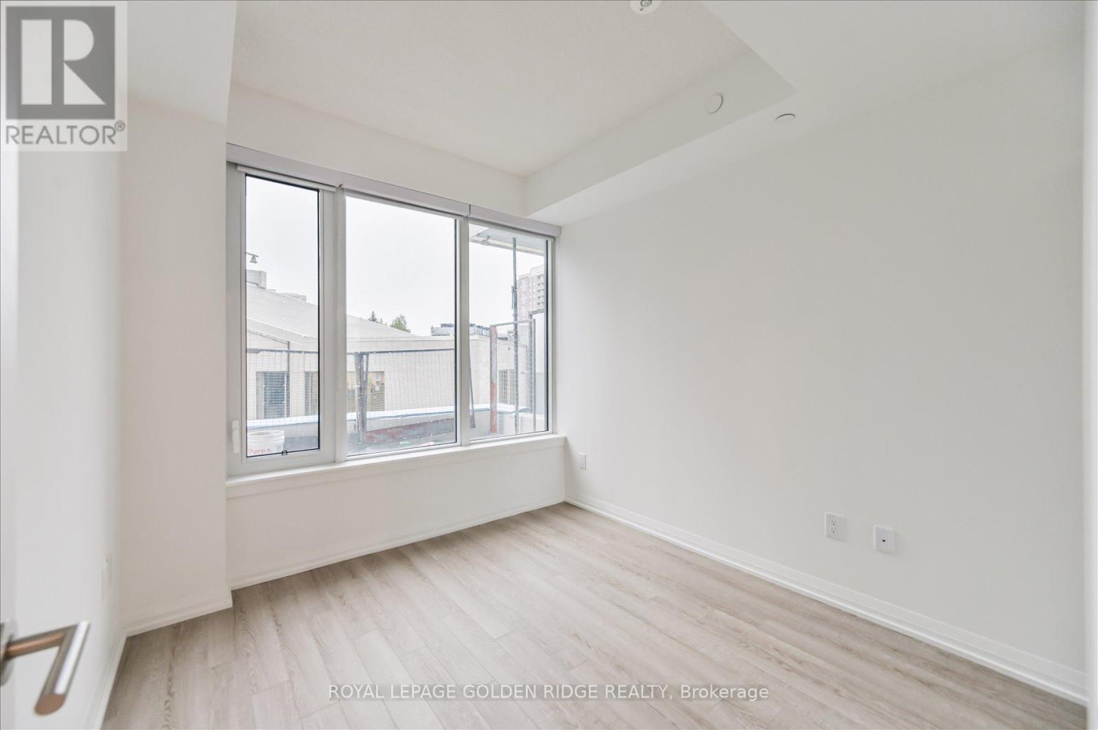 Photo 6 of 316 Rm 1 75 Canterbury Place, Toronto ON