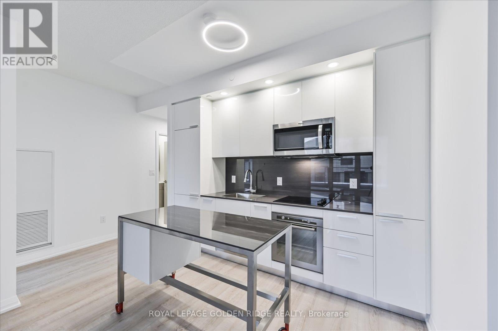 Photo 8 of 316 Rm 1 75 Canterbury Place, Toronto ON