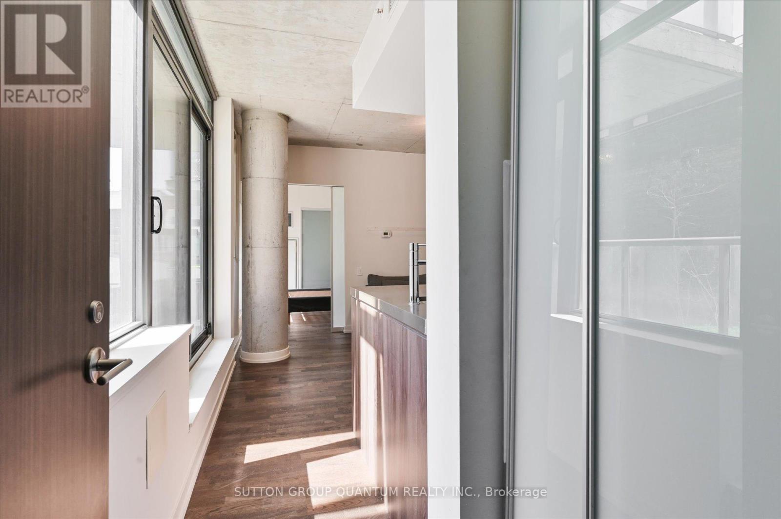 Photo 3 of 340 461 Adelaide Street W, Toronto ON